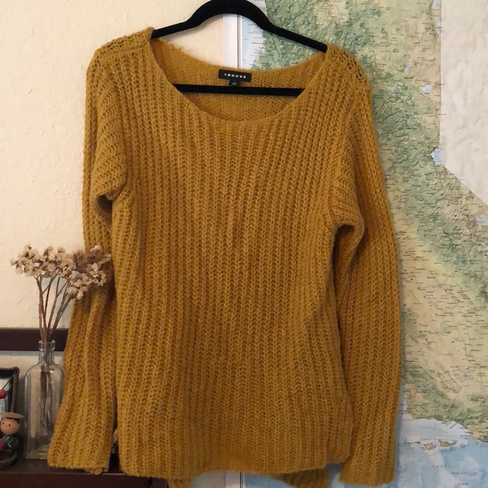 Knit mustard sweater🌼